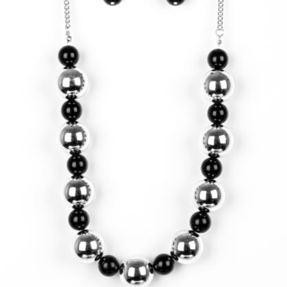 Paparazzi Top Pop - Black